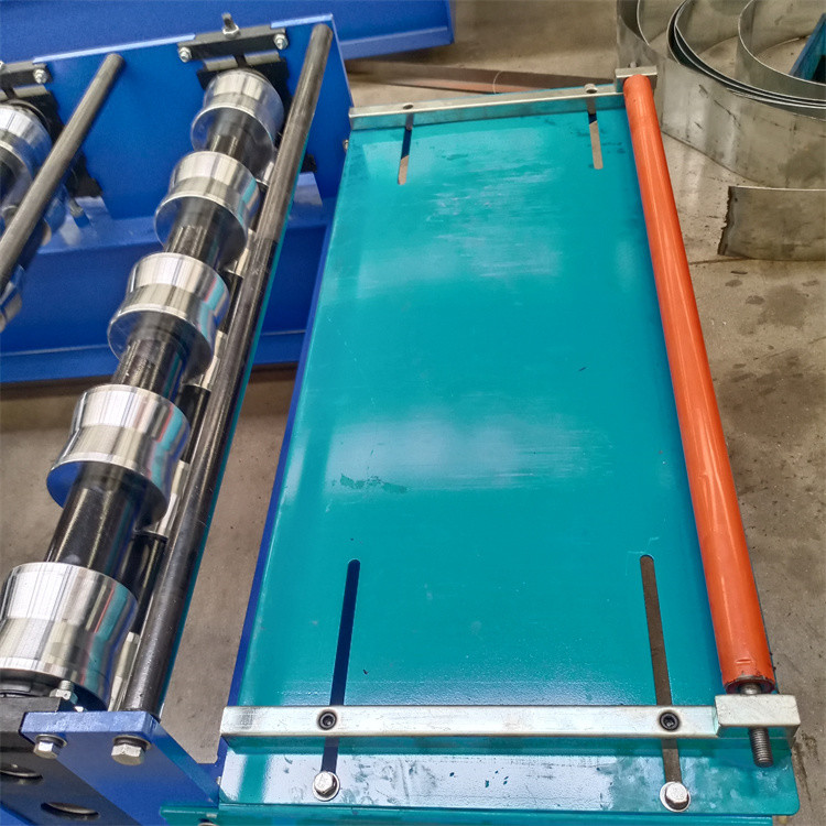High Quality Metal Color Steel IBR 686 profile Roof Panel Roll Forming Machine