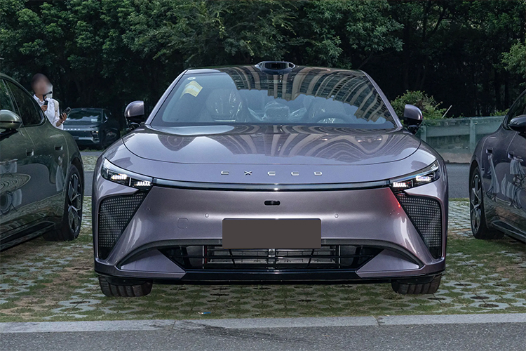 Xingtu Star Era ES Energy Four-Wheeled Electric Car with Maximum Power of 353kW and Fast Charging Speed in 2024.08
