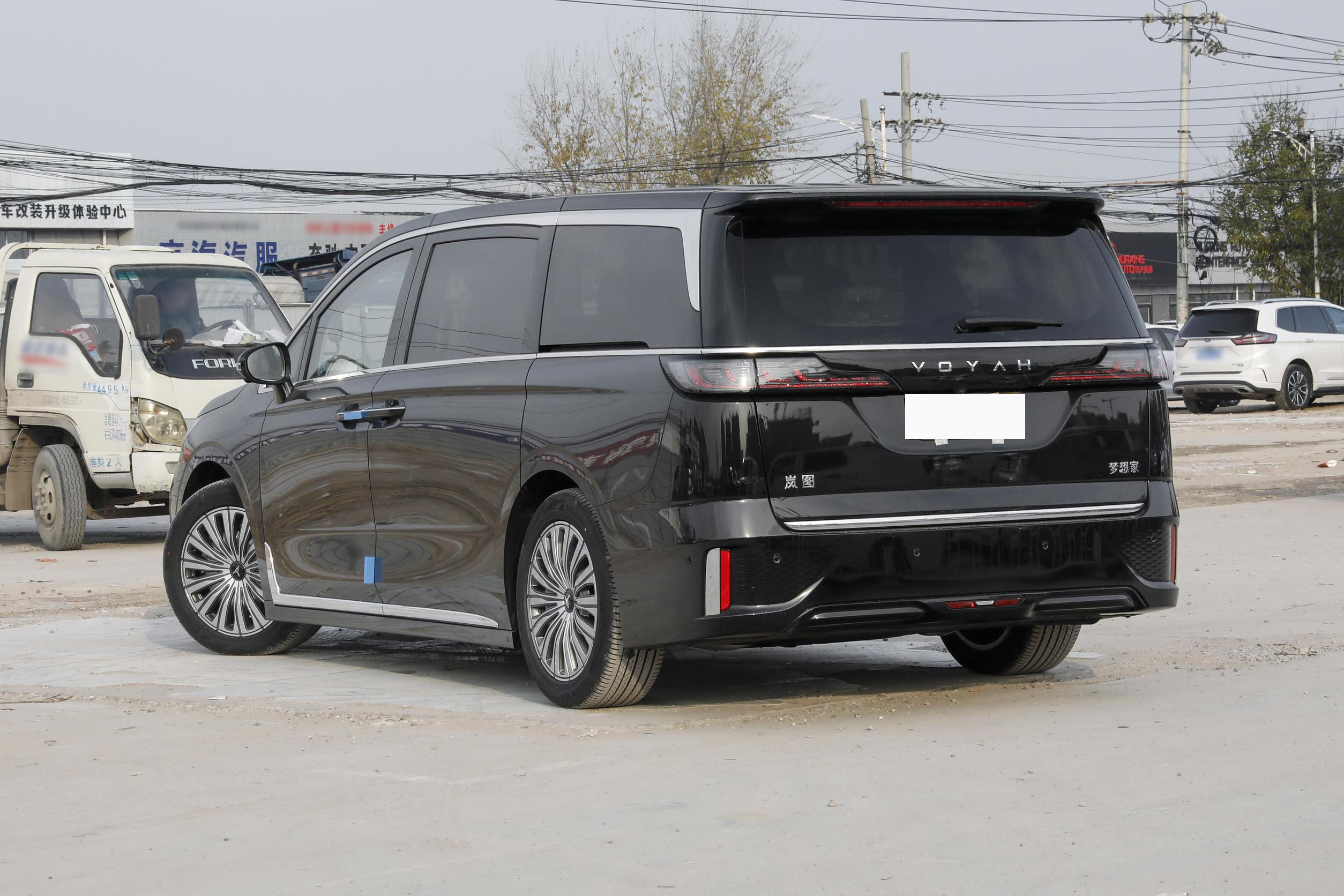 475KM 7 Seats Compact MPV Car New Energy Max Speed 200KM/H For Family