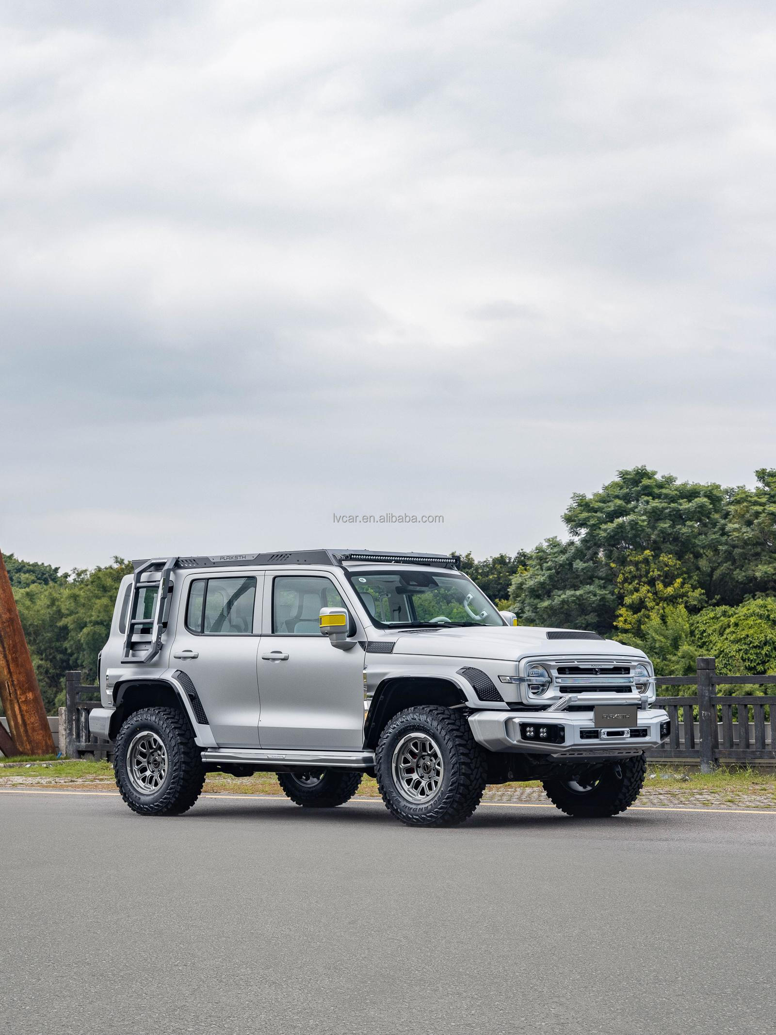 GMW Tank 300 2.0T Large Off-Road SUV with 2750MM Wheelbase and 227PS Maximum Power