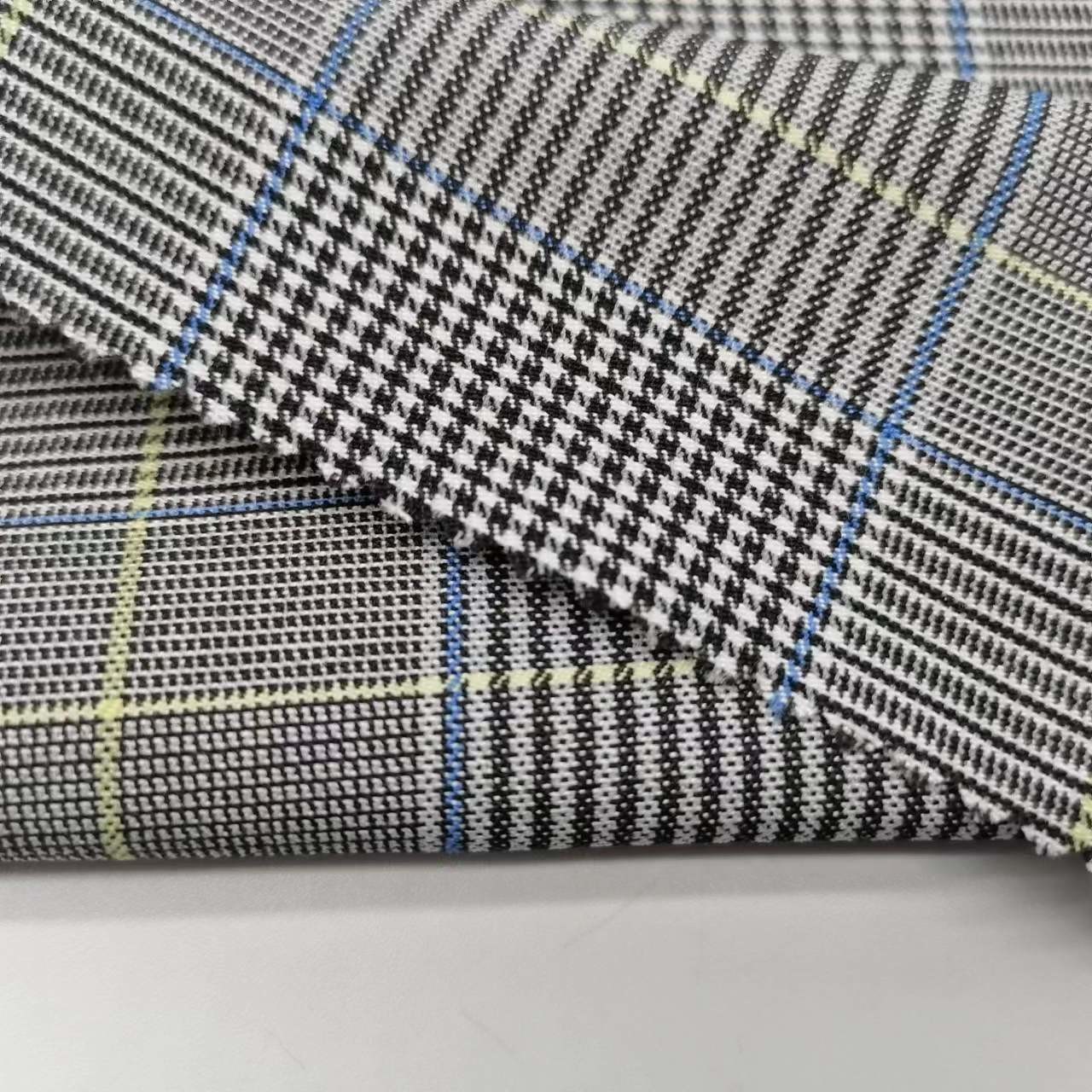 Moisture Wicking Ripstop Bengaline Fabric 75% Rayon 10.5% Nylon 11.5% Polyester 3% Spandex