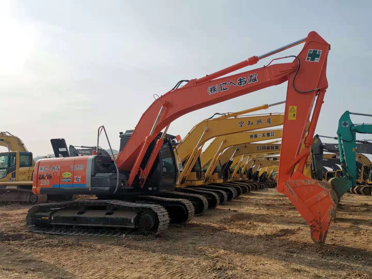 20T Hitachi ZX200 3 Excavator Equipped With Reinforced Bucket