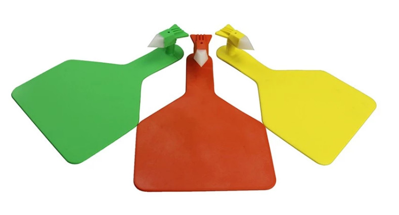 One Piece Custom Livestock Ear Tags For Cattle Stable Distance Recognition