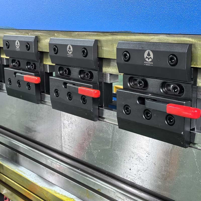 40Tons 3200mm CNC TP10S Hydraulic Press Brakes For Metal Sheet Folding Bending Angle Adjust