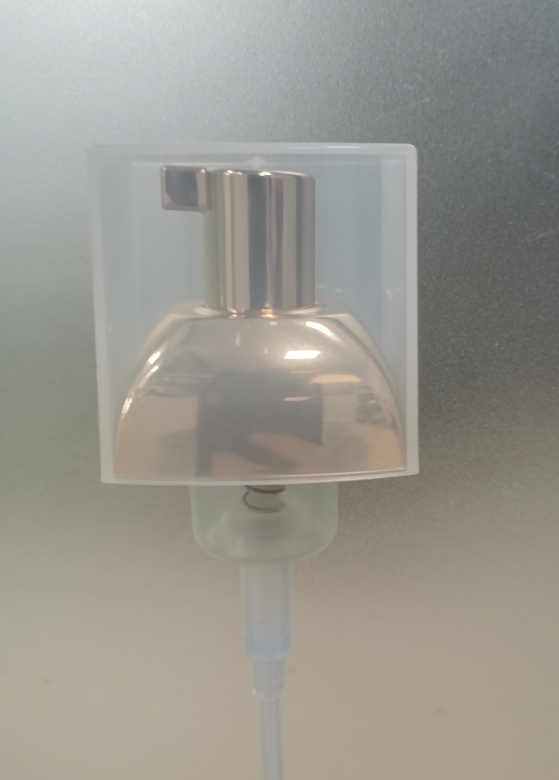 Second Generation Smooth Cosmetic Bottle With Clear Overcap Attractive Shape Gasket 304/316 Spring
