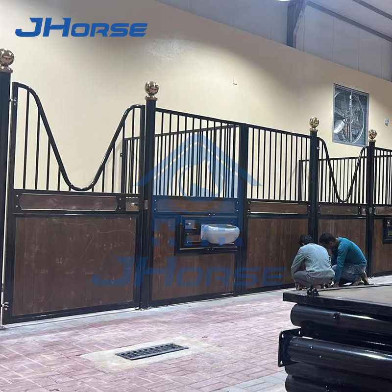 Weatherproof European Horse Stalls For Farms Pine Or Plastic Wood And Durable Design