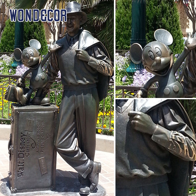Bronze Sculpture of a Happy Man in Outdoor Metal Art and Craftsmanship