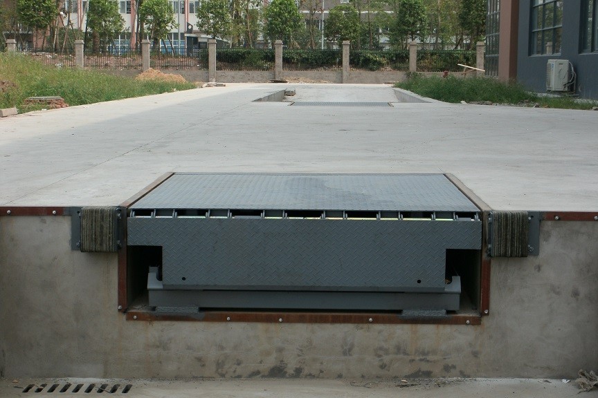 Chemical Industrial Loading Dock Leveler Smart Safety 750w Push Button