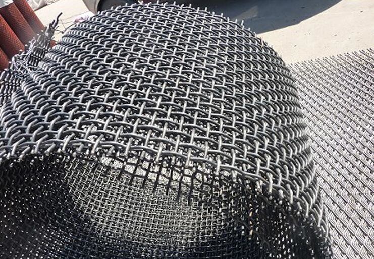 Manufacturer-Supplied Crimped Wire Mesh: Offering a Range from Black Steel to Stainless and White Steel