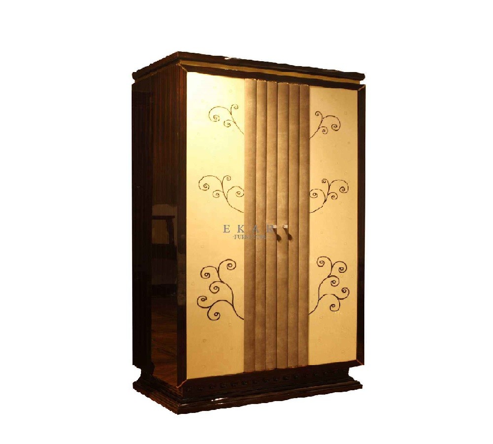 Solid Wood Veneer Classic 4 Door Antique Luxury Wooden Wardrobe