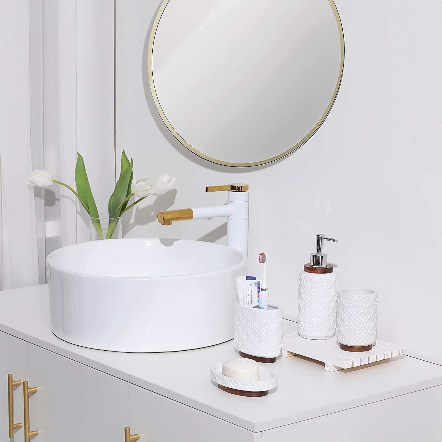 Custom White Ceramic Bathroom Set For Hotel Decor Shower Room OEM ODM
