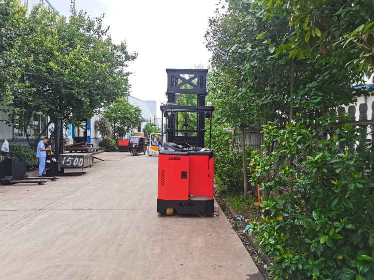 seated 2ton electric reach truck stacker forklift with 7.2m height side shifter