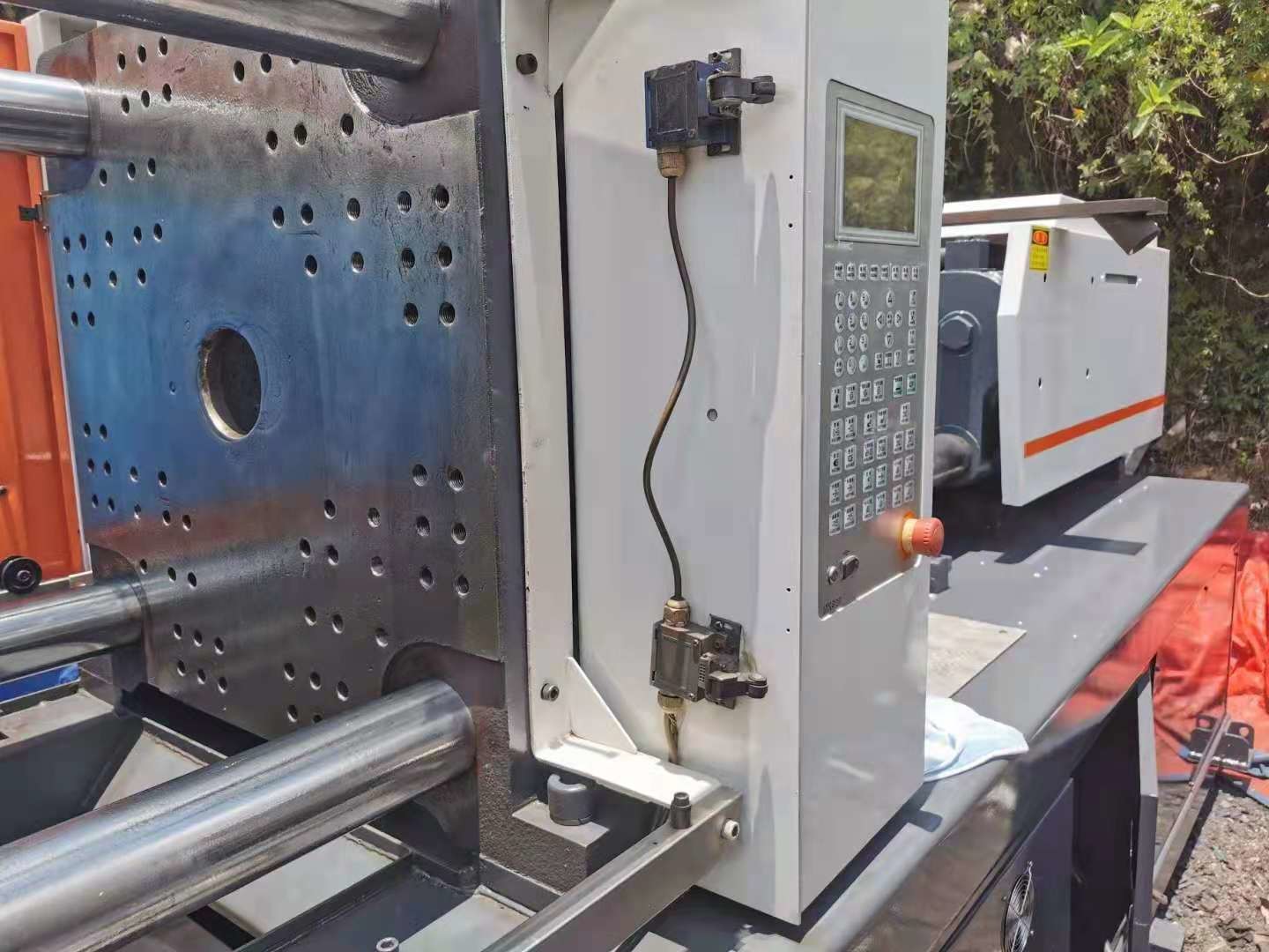 Plastic Chen Hsong Injection Molding Machine Servo Used Blow Molding Machine