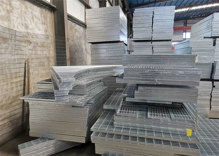 SGS Industrial Serrated Carbon Steel Bar Grating Hot Dip Galvanized