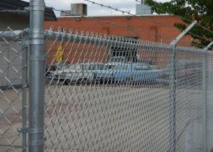 Buy cheap 6ft Diamond Hole 1.5mm Steel Chain Link Fence Durable Knuckled Edges product