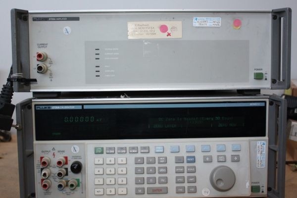 Fluke 5720A Precision Multi Function Calibrator Wideband Output