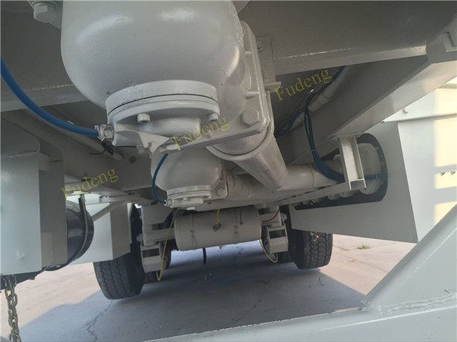 4 compartments fuel tanker semi truck trailer can be customized