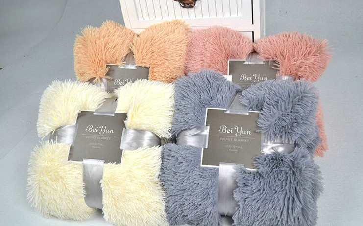 Double Layer Warm Fake Fur Blanket , Luxury Sherpa Throw Blanket For Bed / Sofa