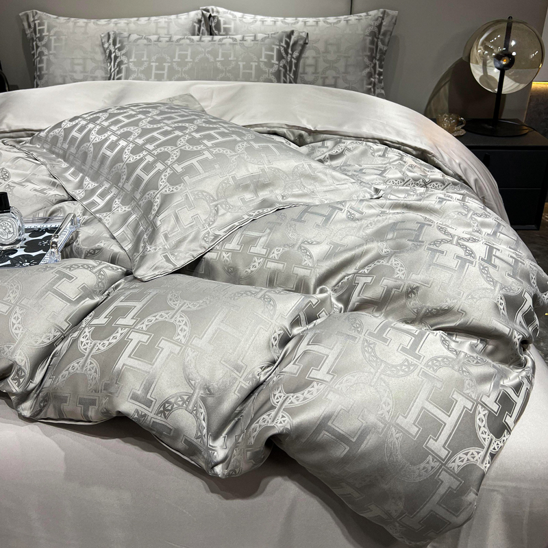 40 Fabric Count Light Luxury Satin Jacquard Four Piece Bedding Set for Country Markets