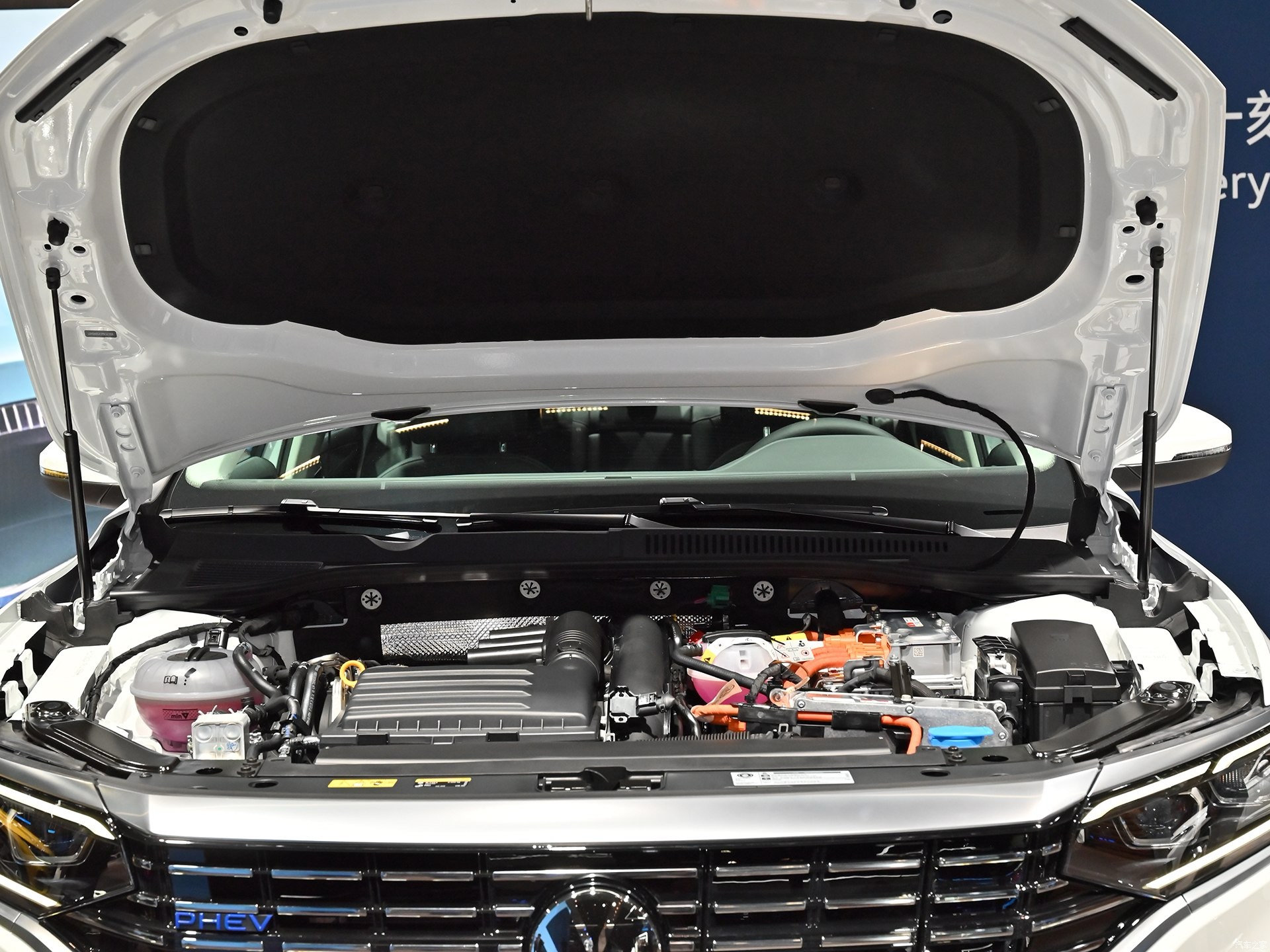 Direct 2023 Version of Volkswa/gen PASS/AT Auto Sedan with Big Space and Automatic Gear Box Left Steering Version Direct