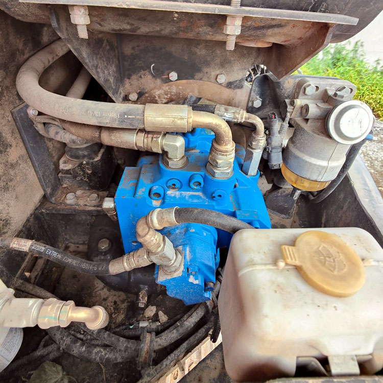 Korea Mini Used Doosan DX75 7.5 Excavator with Original Hydraulic Valve in Shanghai