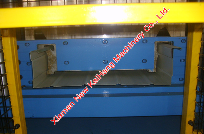 600mm Cover Width Floor Decking Machine , Steel Deck Roll Forming Machine