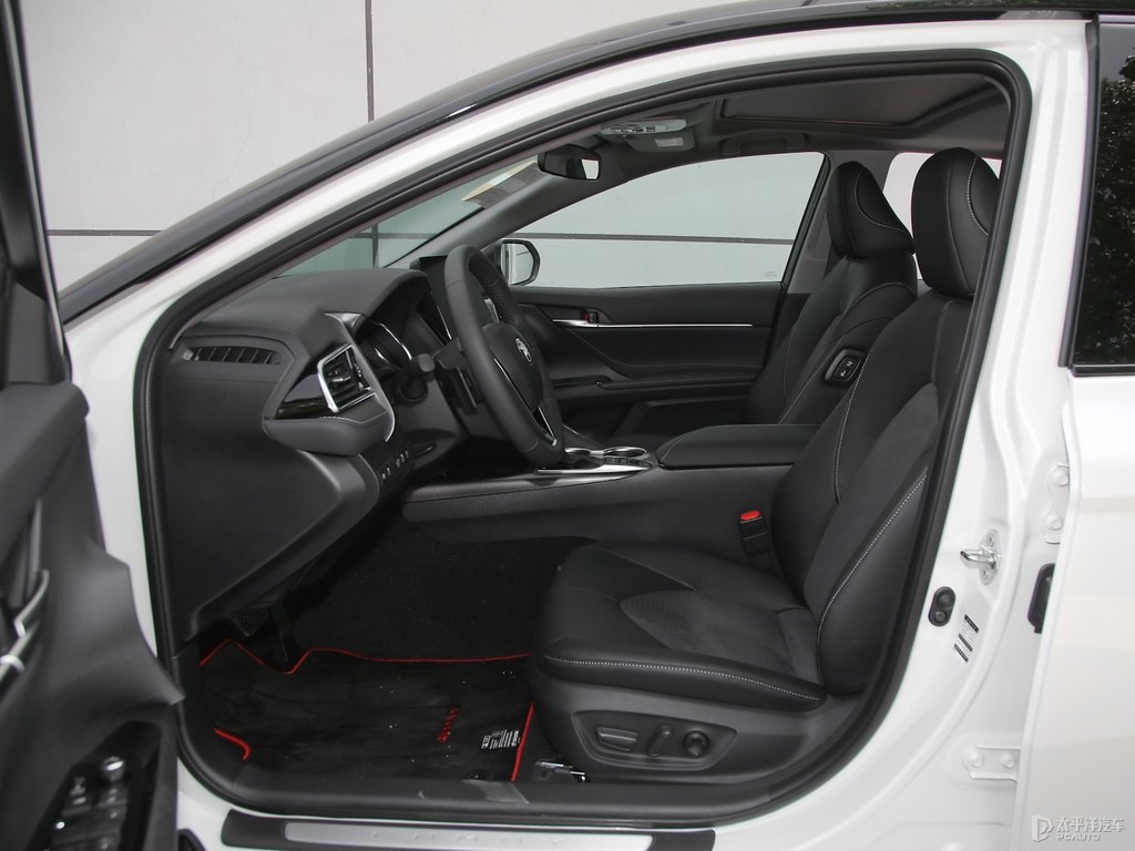 Level Mid-size Car 2023 2024 C-amry To-yota Fuel Vehicles 178 Horse Power Best Sell 4885x1840x1455mm