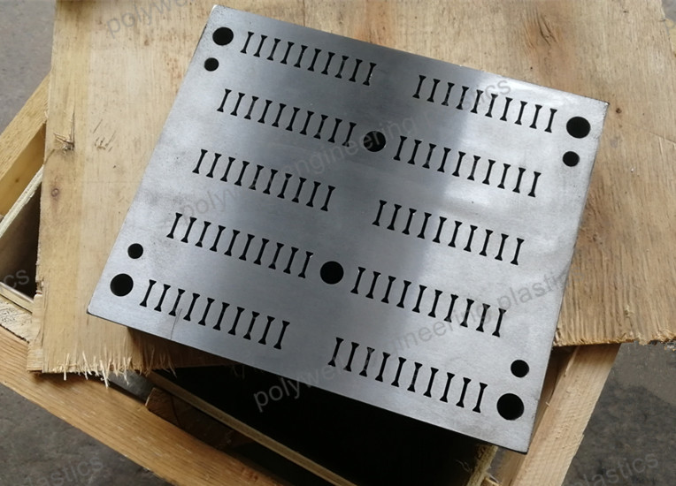 Plastic Moulding Dies Used On Single Screw Machine For Heat Insulation Strips Production