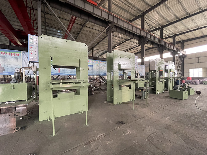 2.2 kW Power Oil Heating Rubber Mat Vulcanizing Machine Hydraulic Press for Rubber Vulcanization