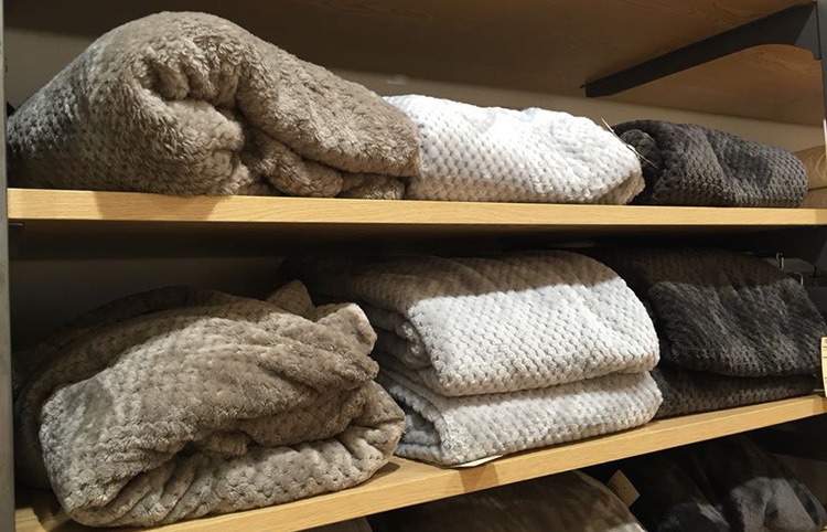 Plain Style Flannel Fleece Sofa and Knee Blanket for Chilly Nights