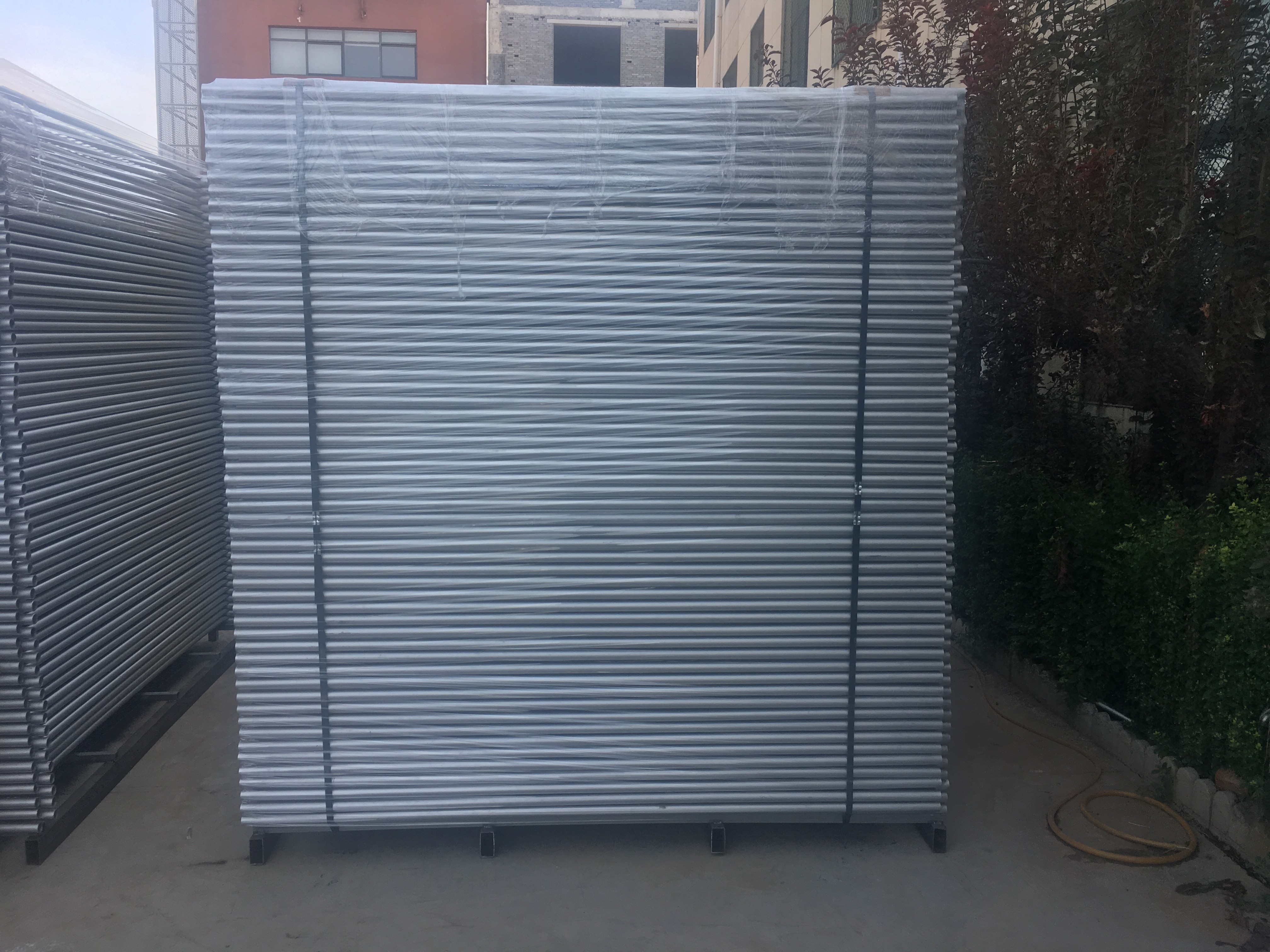 2.4x2.1m Flexible HDG Temporary Fence Temporary Fence Panel With Gate