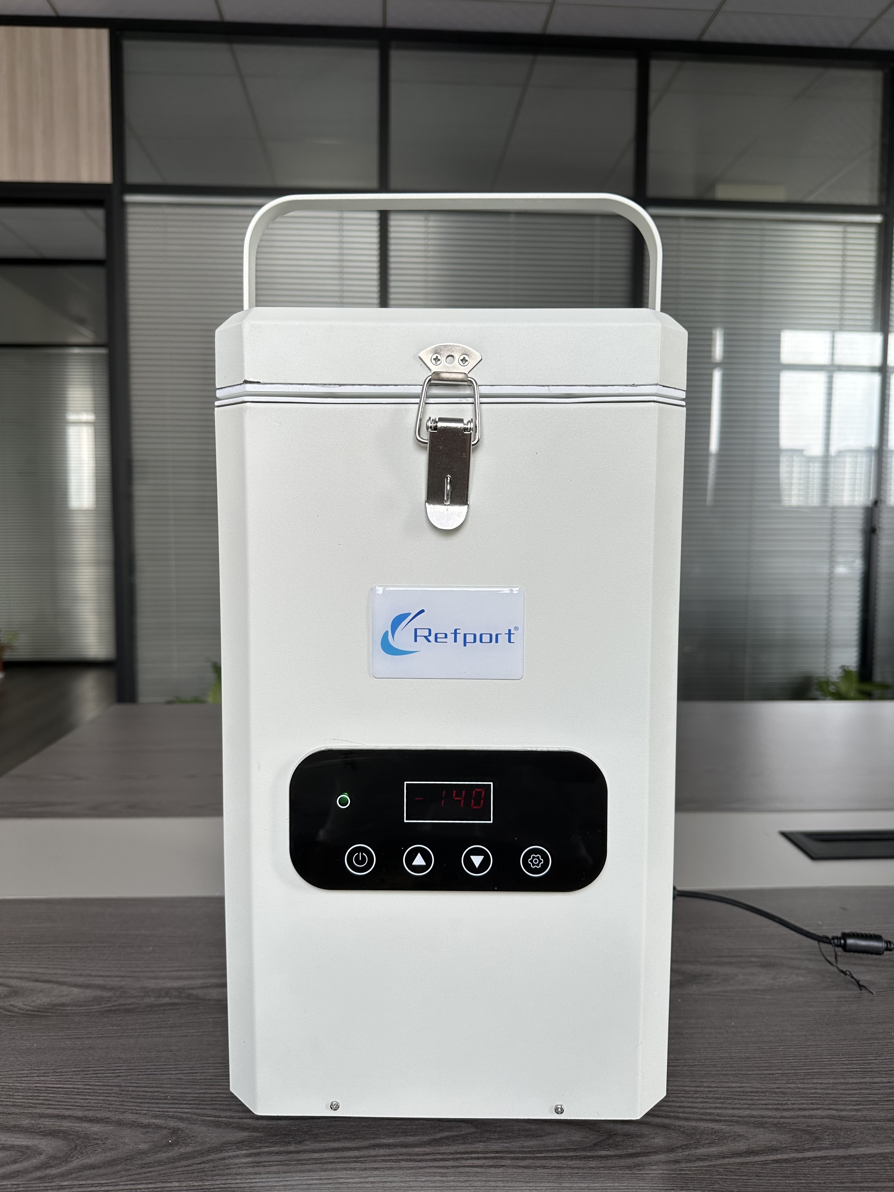 2L Biobase -120c Ultra Low Freezer for Vaccine Storage Climate Type ALL and Portable