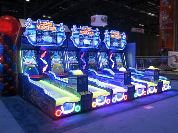 Lane Master Twin 2 Players Arcade Bowling Game Machine With Video Display