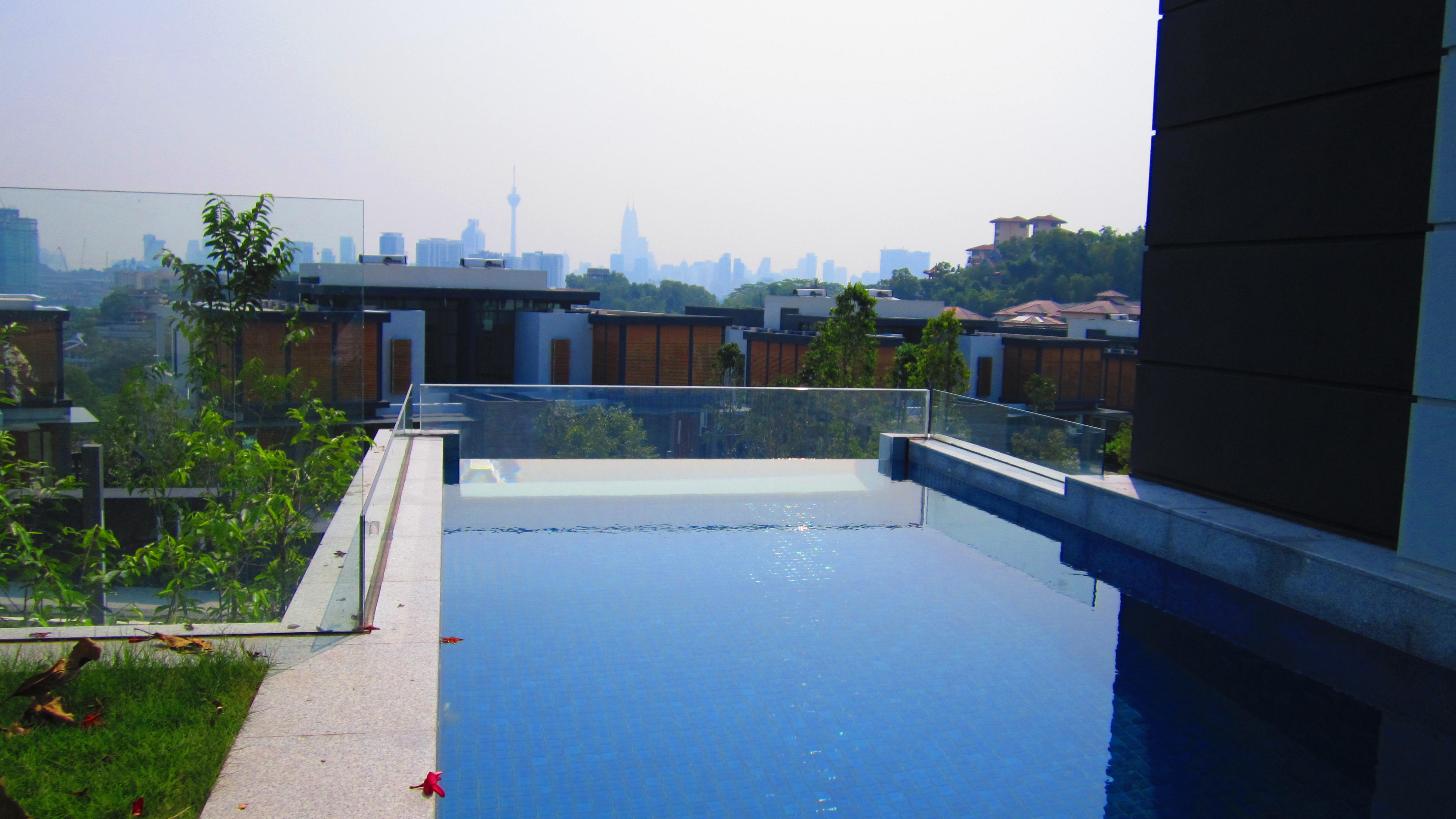 Private Villa Garden Acrylic Glass Pool Resistant To Weather Floor Swimming Pool