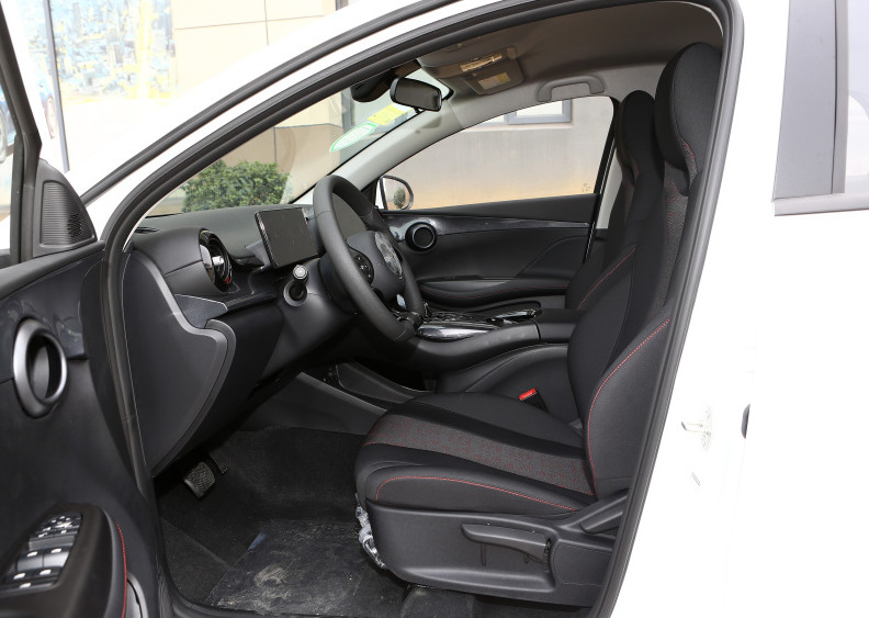 Byd E2 2023 Single Motor CLTC Pure Electric Range 405KM Compact Car Max Power 70Kw