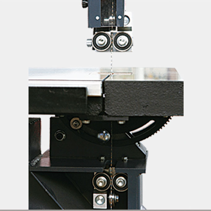 Geared trunnion and double saw blade guide Cabinetwork Band Saw