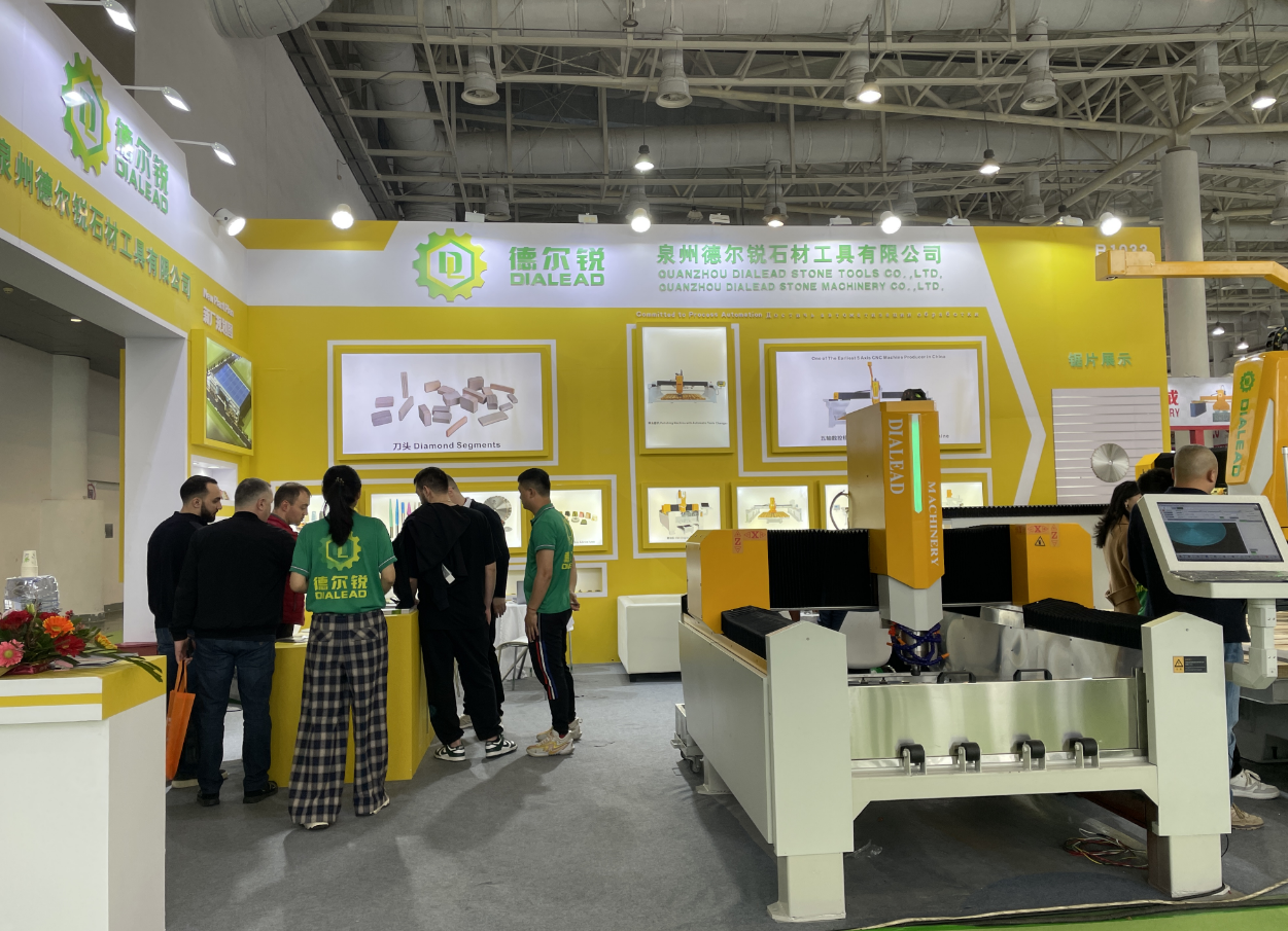 Granite Monument Tombstone CNC Wire Saw Cutting Machine For Russia Market