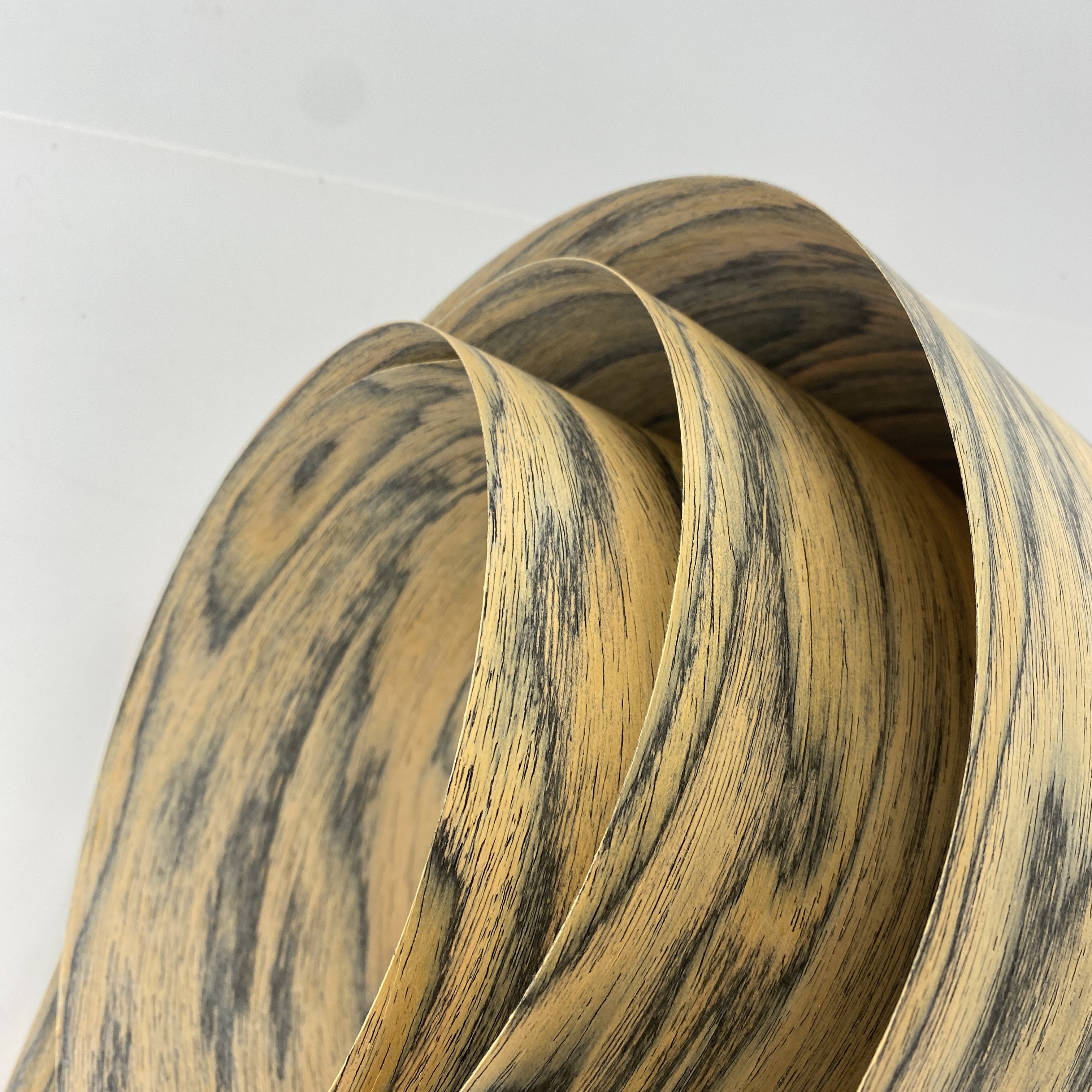 Yellow Fir Burl Color Composite Wood Veneer 2500*640mm With Fleece Backing 0.45mm Thickness For Wallcovering Cabinets