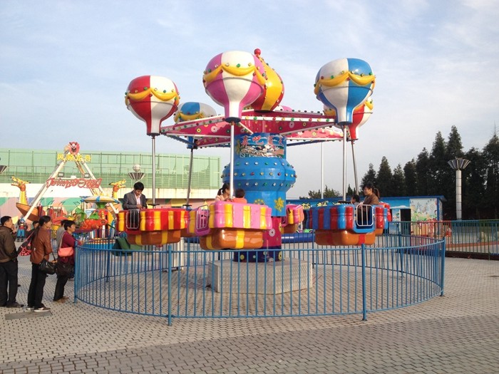 Swing Rotation Type Family Jellyfish Attraction , Funny Children's Amusement Rides