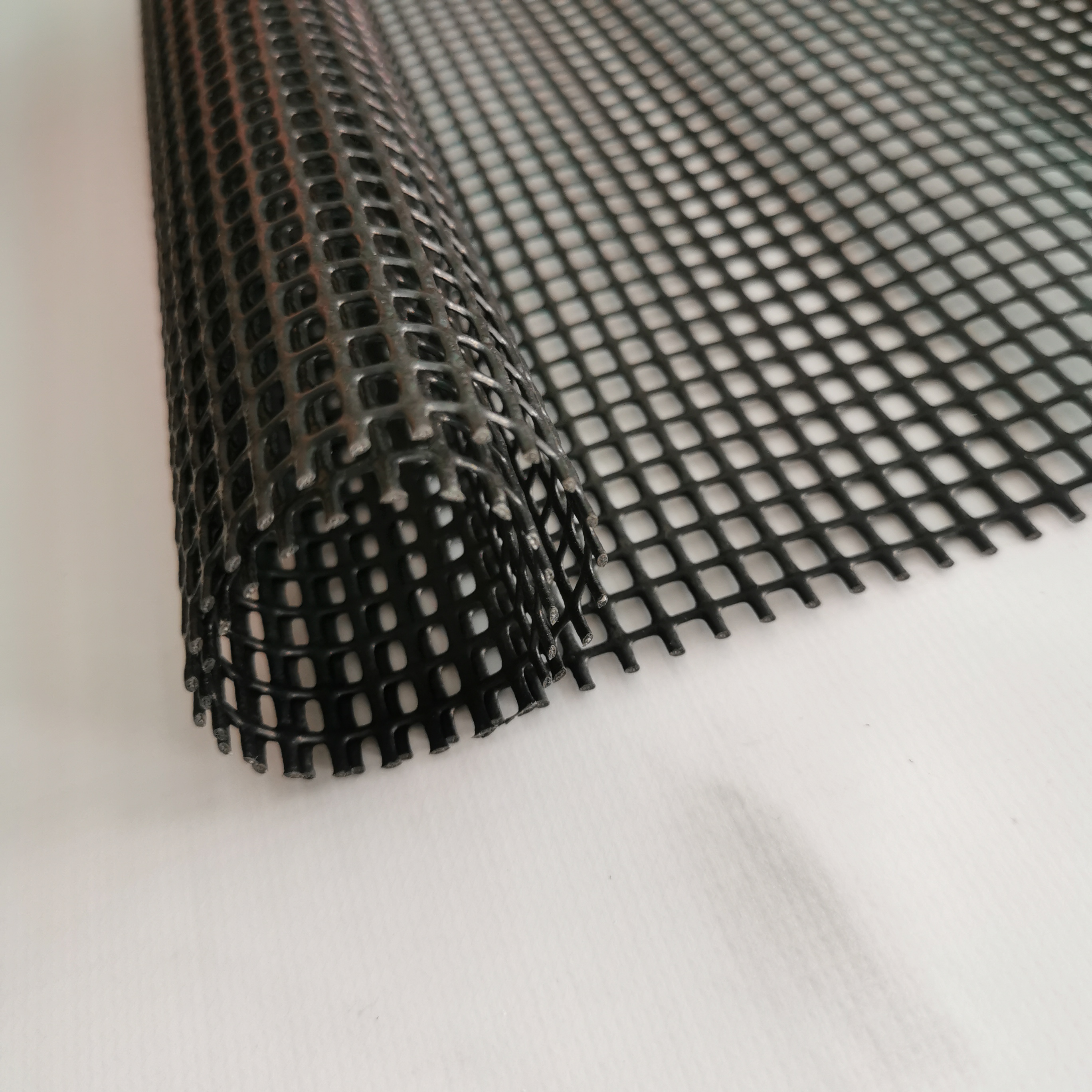 Heavy Duty PVC Mesh Fabric Black Seamless Ripstop 10 Oz Polypropylene Asphalt Flip