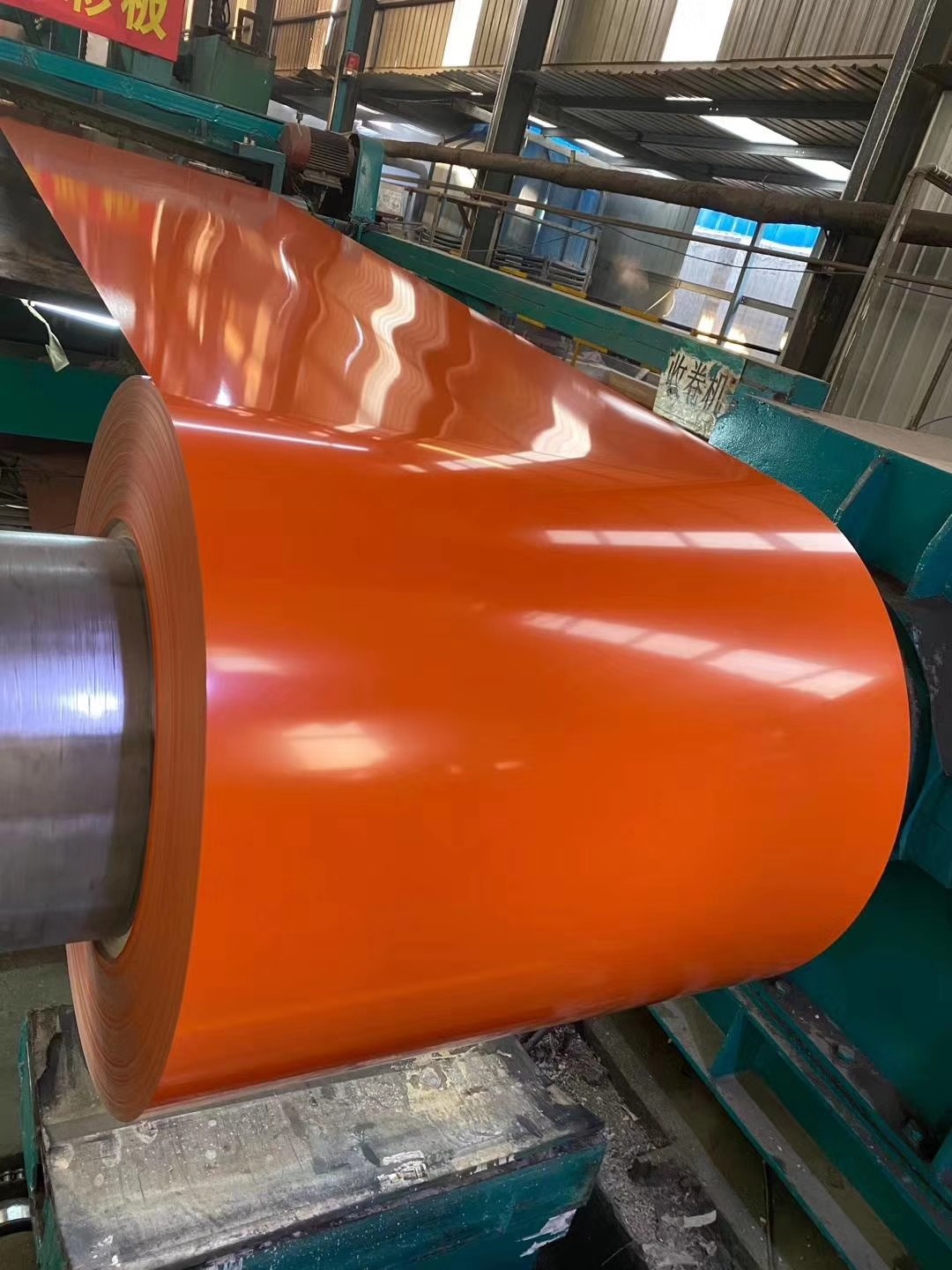 Zero Spangle Surface Structure Color Coated Steel Coil With 1000-1500mm Outer Diameter