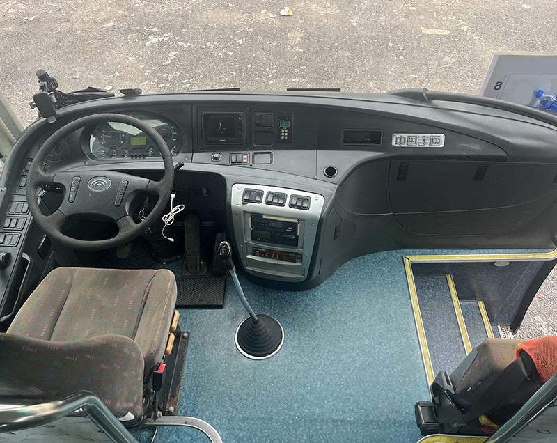 12m 57seats LHD Used Yutong Bus Diesel Engine Coach Bus 1door Used Commercial Buses