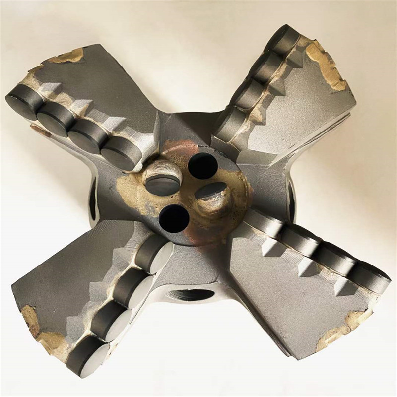 PDC No Core Drill Bit 1308 Cutter Tips for Core Drilling 3 Wings 133 mm Diamond Head Hard Rock Drilling Bit PDC