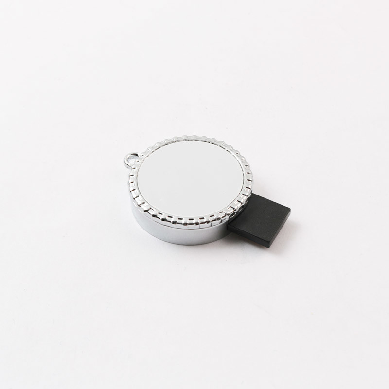 Toshiba Flash Chips Metal USB in Silver or Customized Made for Efficiency