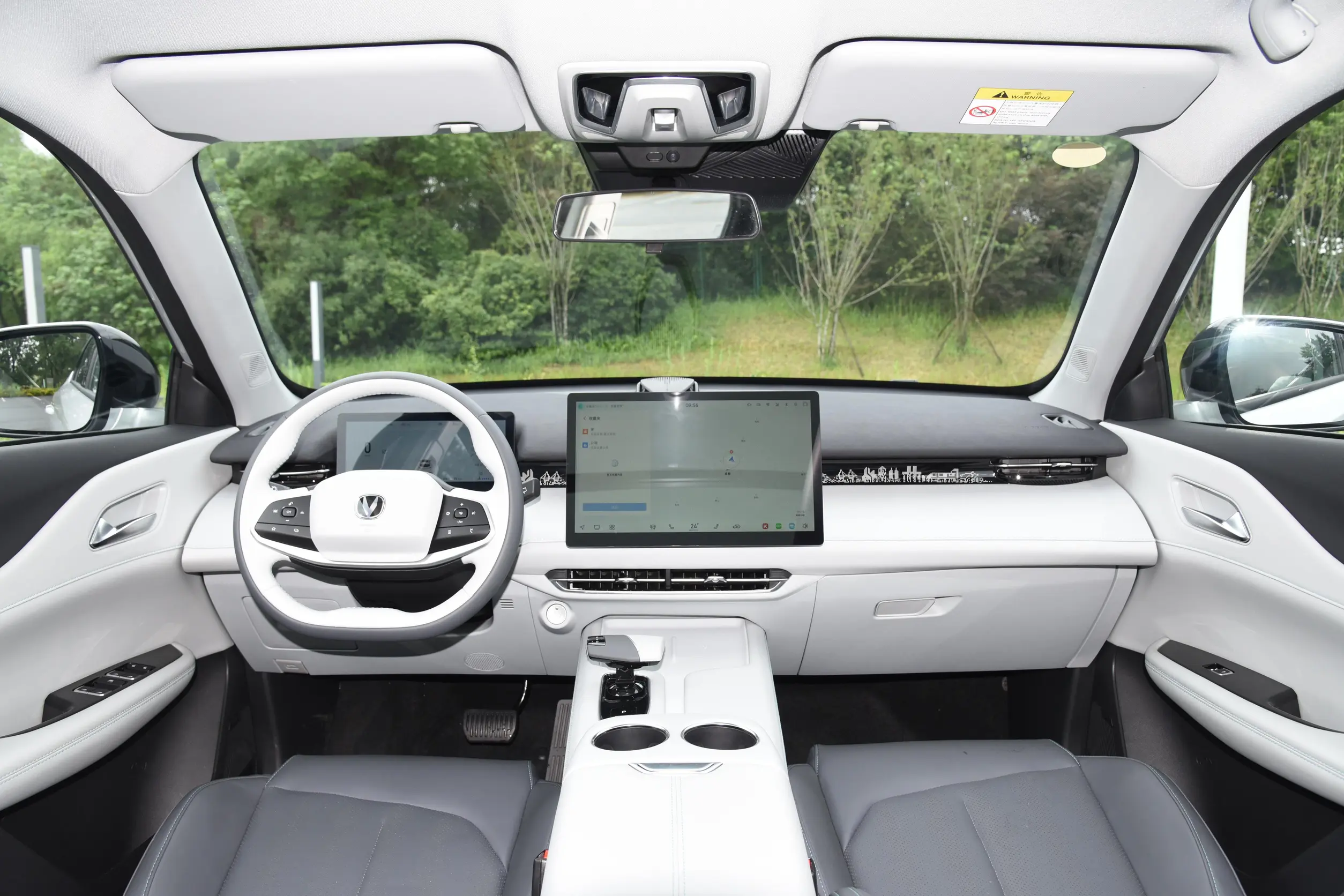 2025 Changan UNI-Z 1.5T DCT Prestige Model Gasoline SUV with 188hp FWD LHD R19 Maximum speed 200 Tire Size