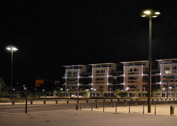 Warm White Vehicle Mounted Mast High Output 100w Led Floodlight For Football Court