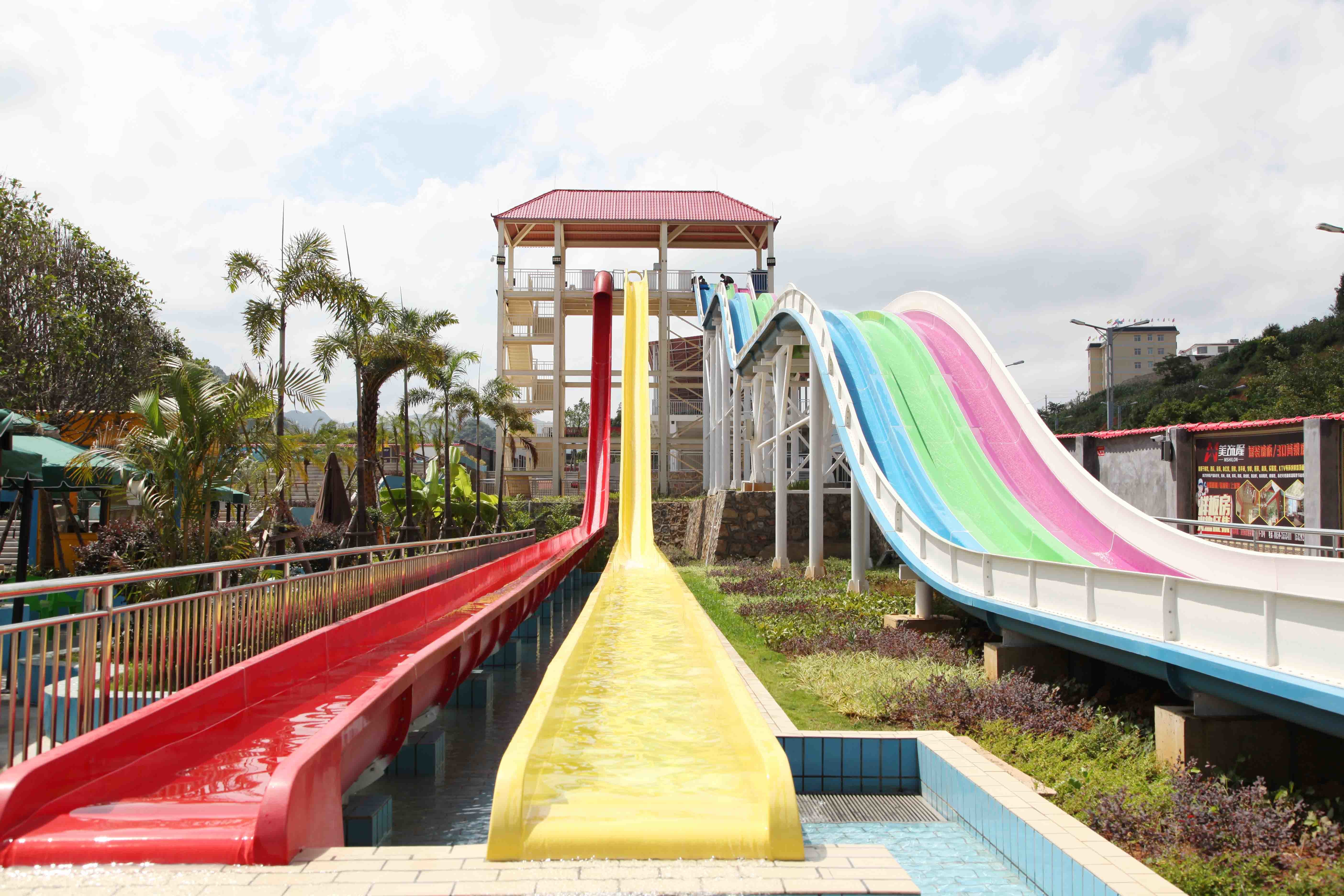 General Water Park Item Custom Water Slides High Speed With 120 Riders / H Capacity