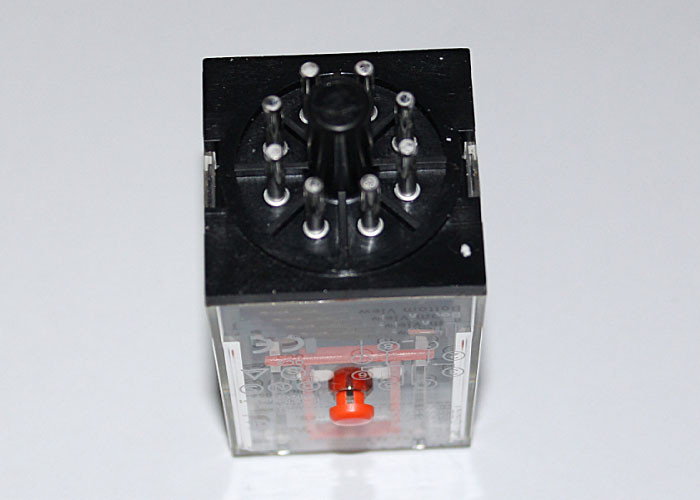 Omron relay MK2P-S-AC24V - 2 open 2 closed (8 Pin)