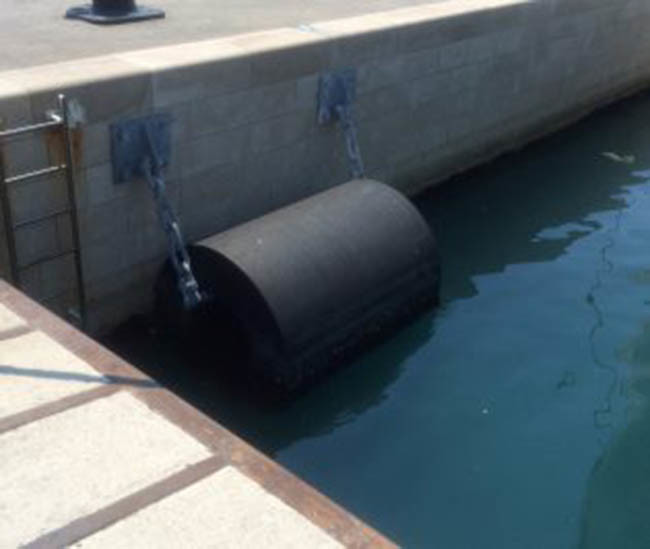 Collision Protection Cylindrical Rubber Fenders Marine Non-Slip