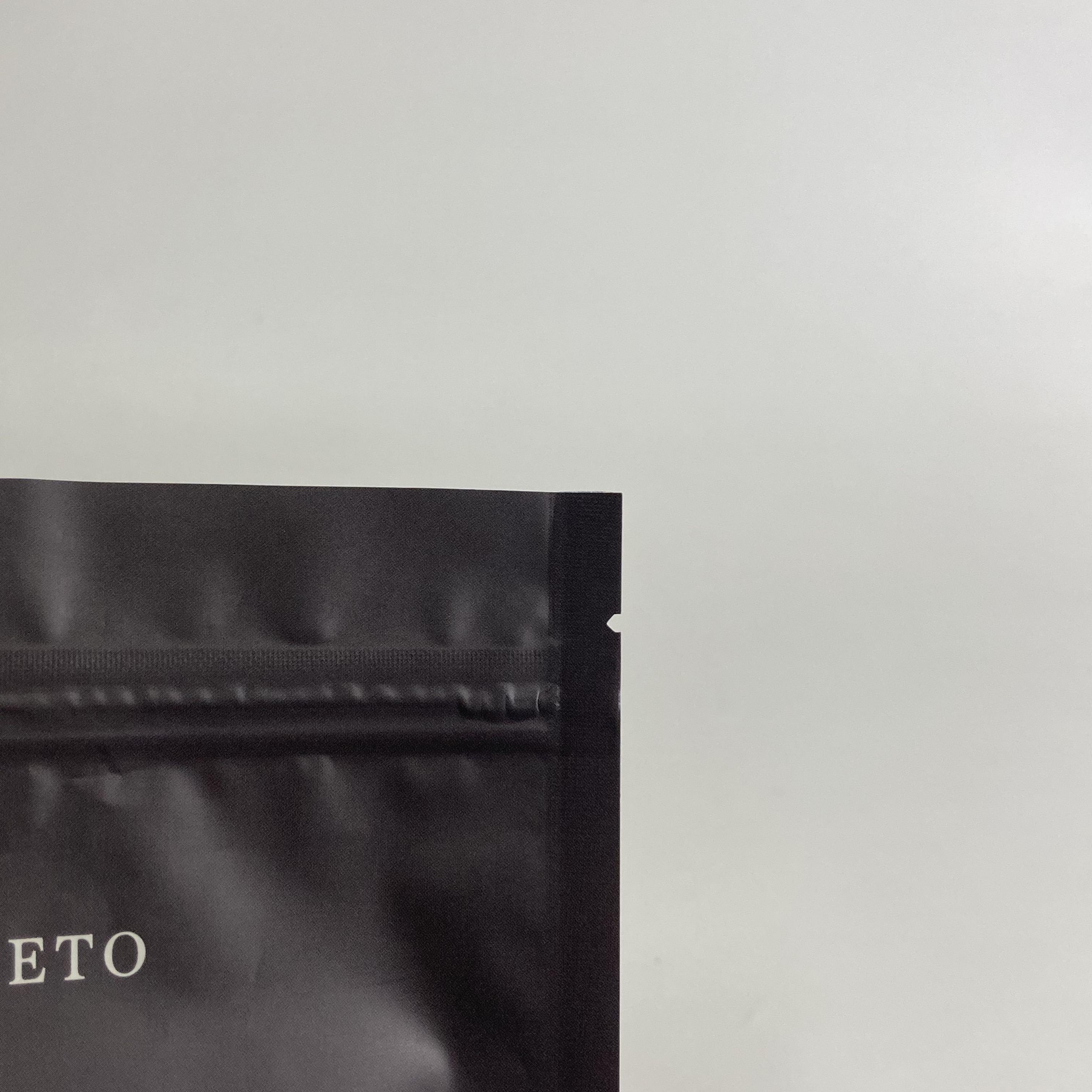Custom Printed Food Grade Snack Packaging Bags Matt Finish Stand Up Zipper Bags for Bakery Food